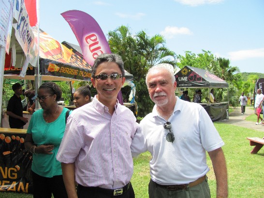 周大使台竹(左)與巴西大使H.E.Mr.Joao Batista Cruse合影