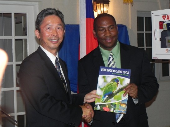 周大使台竹與教育部長路易士合影