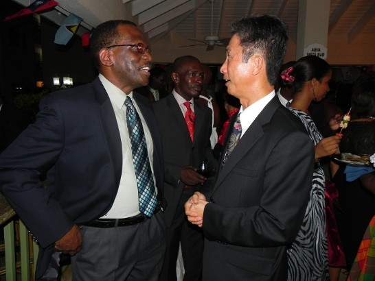 周大使台竹與皮耶副總理合影