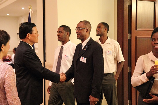 章計平大使歡迎聖露西亞參議院議長Claudius James Francis