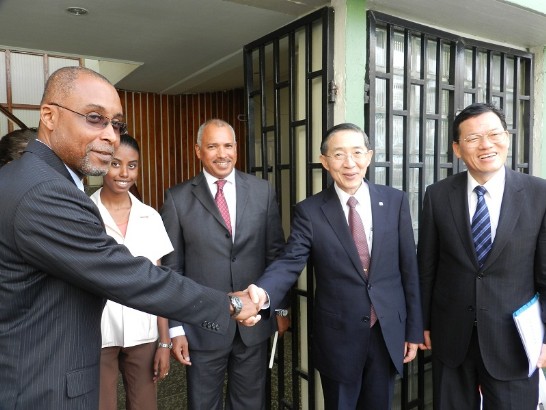 林永樂部長拜會法蘭西斯參議長(左一)及佛斯特眾議長(中)