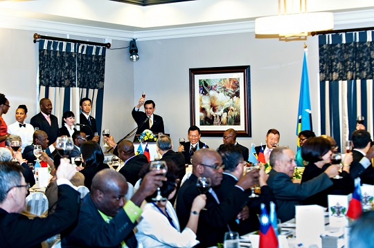 2013年8月16日 駐聖露西亞大使館舉行歡迎馬總統午宴,露國總督、總理、參、眾議長及各部會首長與參、眾議員均應邀與會