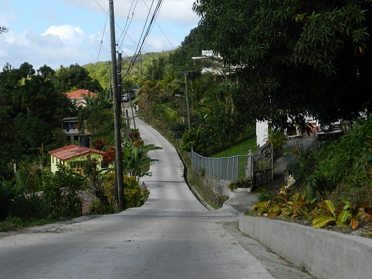 修建完成之拉斐耶(La Feuille)社區聯外道路