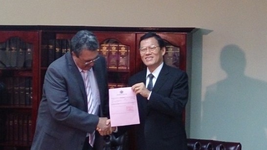 聖露西亞安東尼（Kenny Anthony）總理與章計平大使共同主持地方建設援助計畫典禮