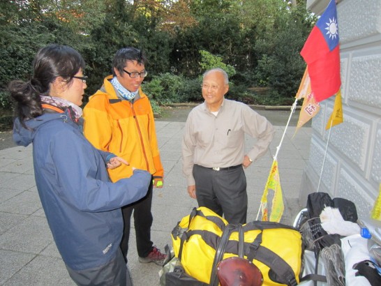 林孝鍇，顏怡慧及劉代表