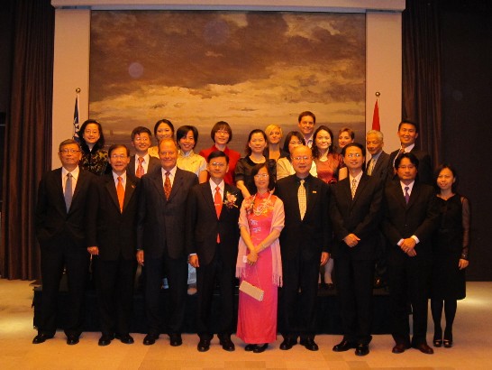 駐荷蘭代表處全體同仁合照