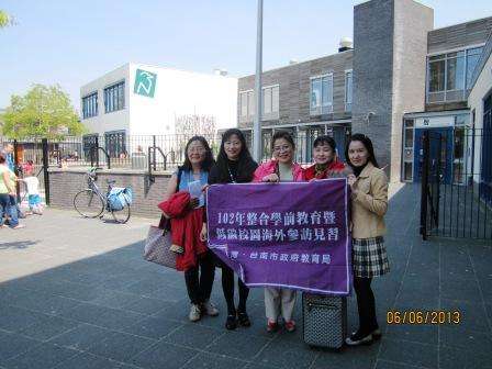 台南市政府教育局幼教及校園節能減碳國外參訪團一行四人在秘書室主任莊燕如領隊於六月六日參訪荷蘭海牙Nutcraker小學
