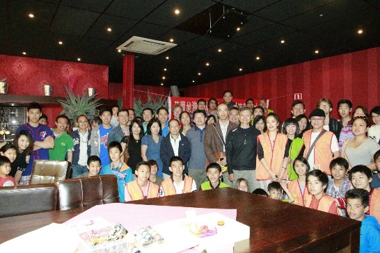 大使與參加人員合照