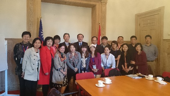 本處周大使台竹與來荷考察之彰化縣周副縣長志中一行合影留念