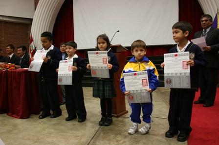 Otros ganadores, Certificados.