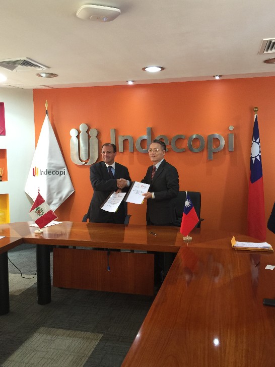 為了分享台灣在電子簽章及交易方面的成功經驗，中華民國駐秘魯代表處本月14日與秘魯「國家競爭防衛及智慧財產權保護機構」(INDECOPI)簽訂「公開金鑰基礎建設(PKI)合作備忘錄」。