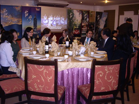 「秘魯台灣國合之友會」2009聖誕年終餐會播放「台灣榮耀、展露光芒」DVD