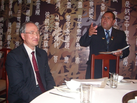 秘魯國術八段大師Max Flores Prado於「中華國術國際聯盟總會秘魯分會」聯誼餐會致詞