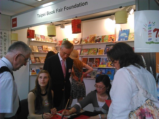 駐波蘭代表處代理台北書展基金會參加2014華沙國際書展