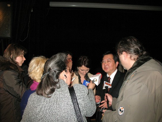 Sublime Taiwan Photo Exhibition &amp; Donation to Hospice in Radom 04