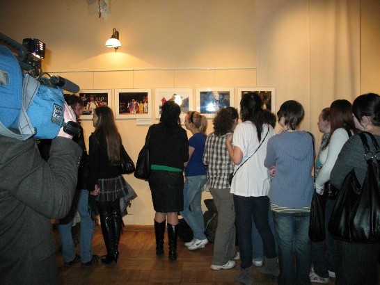 Sublime Taiwan Photo Exhibition &amp; Donation to Hospice in Radom 05