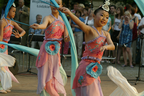 HonWa Folk Dance Troupe in Lodz 11