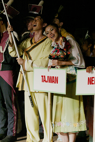 HonWa Folk Dance Troupe in Lodz 22