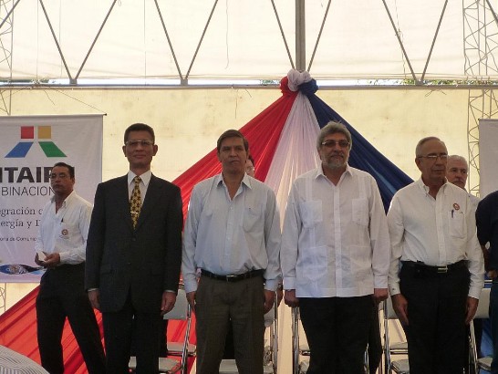 El Embajador Lien-sheng Huang,el Gobernador Ledezma, el Presidente Fernando Lugo y el Ministro de Industria y Comercio, participan de la inauguracion de la fabrica