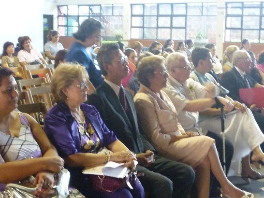 El Embajador de la Republica de China  (Taiwan) Lien-sheng Huang y la Primera Dama Mercedes Lugo de Maidana, asisten a la charla sobre la Huerta Escolar en el Colegio Chiang Kai Shek