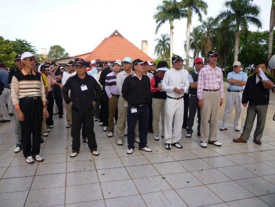 2010.05.22 El Embajador Lien Sheng-huang realizo una visita oficial a la comunidad taiwanesa en Ciudad del Este