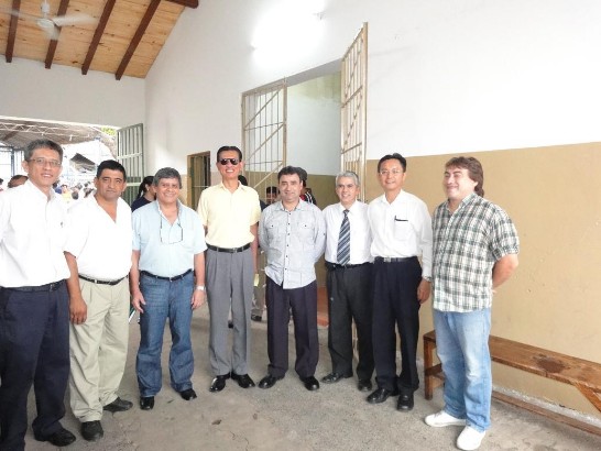 2011.02.01 El embajador Lien-sheng Huang, visita la carcel de Tacumbu con otros diplomaticos 