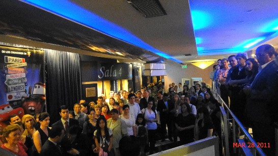 2011.03.29 Muestra de cine de Taiwan en el Shopping del Sol, con numeroso publico