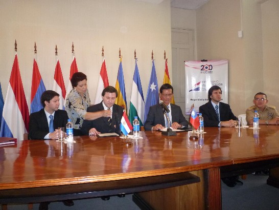 2010.09.30 巴拉圭內政部長費里索拉致詞 
