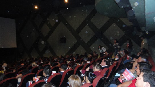 2010.09.17 電影院內觀眾觀看「海角七號」影片，座無虛席