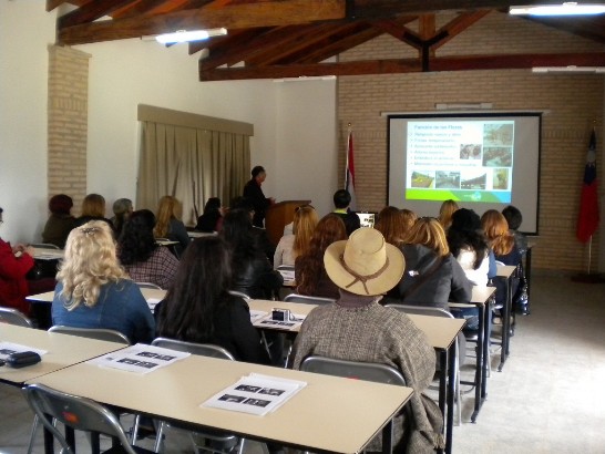 2011.06.24 黃大使夫人偕警眷參訪花卉中心情形