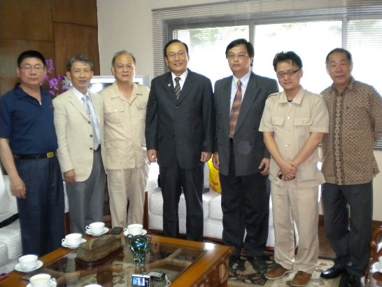 國合會「飼料生產計畫」暨「養魚計畫」考察團拜會駐巴拉圭大使館劉大使德立