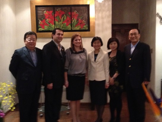 佛朗哥總統伉儷與劉大使德立夫婦及宣德公司代表合影