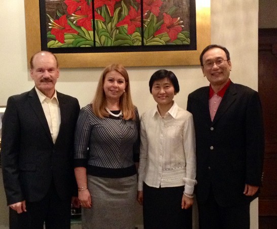 駐巴拉圭劉大使德立夫婦與國防部長索多夫婦合影