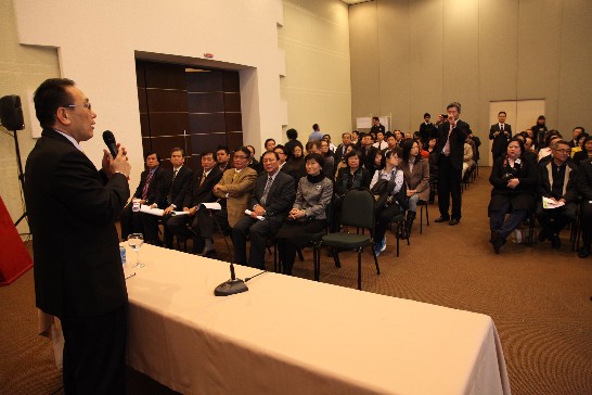 劉大使德立於旅巴臺商會大會演講「國際禮儀」