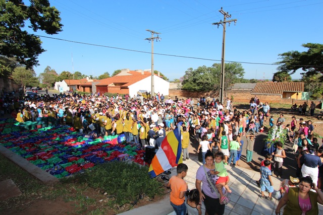 發放物資首日（8月2日）計有576戶亞松森市災民前來領取物資
