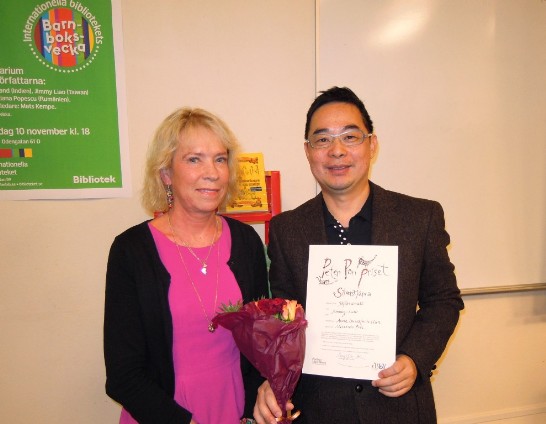 Jimmy Liao receives Silver Star Award from International Board on Books for Young People (IBBY)