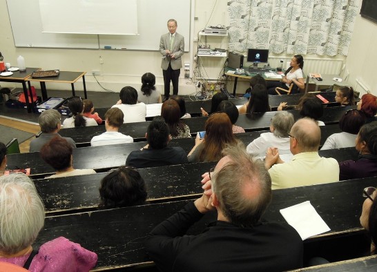 Taipei Mission in Sweden´s representative Thomas Cheng, delivers a speech before the screening of the movie. 
