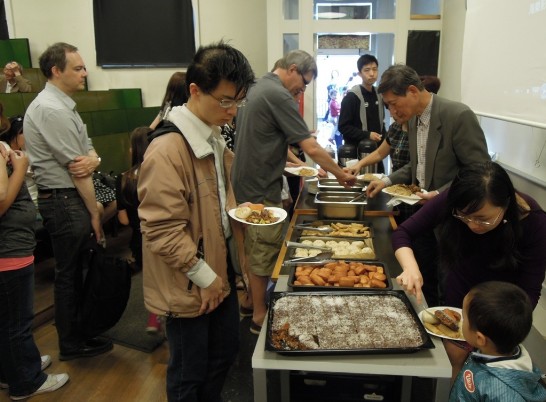 Guests were treated to Taiwanese local snacks at the screening of the movie.