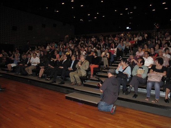 Over 240 persons attended the talk, “Tribute to Lee Hsing: A Life in Cinema” which was held at the Singapore National Museum on 25 April 2015. The Singapore Chinese Film Festival 2015: Lee Hsing Classics kicked off with the opening film: “Our Neighbors”.