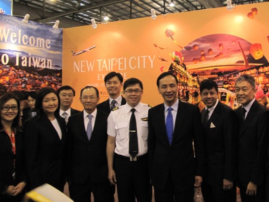 新北市政府在「新加坡春季旅展」設立展攤行銷新北市觀光。