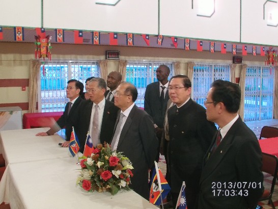 吳委員長英毅7月1日蒞臨駐史瓦濟蘭大使館巡視