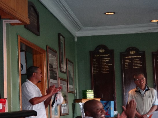 史國王家高爾夫俱樂部(Royal Swazi Golf Club)歡送蔡大使明耀及夫人聯誼球賽，蔡大使明耀致感謝詞。