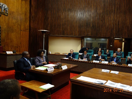 立法院外交及國防委員會史瓦濟蘭王國訪問團於7月21日前往史國國會訪問，史國參眾兩院議長Gelane Zwane、Themba Msibi歡迎訪團