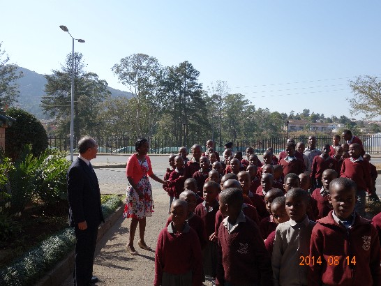 史瓦濟蘭New Warm Primary School冬季校外教學前來參訪駐史大使館