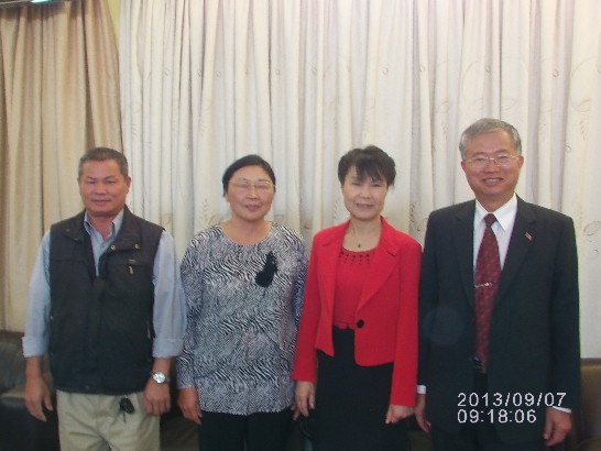 黃促進委員祥和夫婦機場送行蔡大使明耀及夫人林玲玉女士