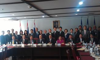 陳大使與僑務榮譽職人員及全體受獎人員合影