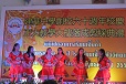 建華中學同學表演舞蹈，共同慶祝建校60週年慶。