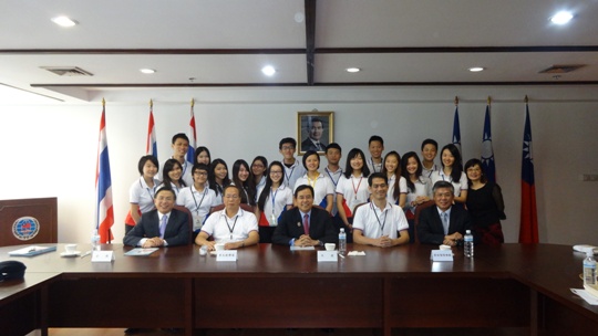 訪團在本處進行午餐座談