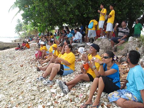 現場圍觀喝采之吐國民眾