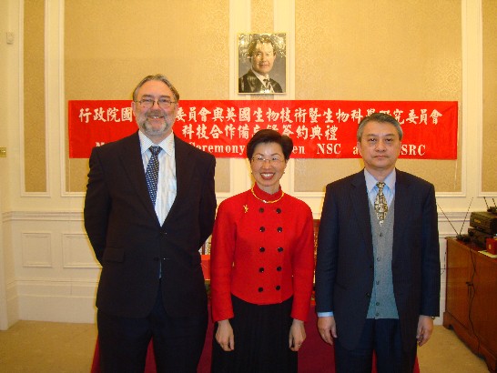 The National Science Council of Taiwan (NSC) and the Biotechnology and Biological Sciences Research Council of the UK (BBSRC) signed a Memorandum of Understanding (MoU) in an effort to pursue cooperation in biotechnology research Nov. 25 in London.